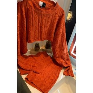 Trendy knitted sweater Cozy short set Rust color